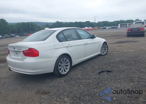 2011 BMW 328I xDrive z USA, uszkodzony, nr VIN WBAPK5C53BA655230